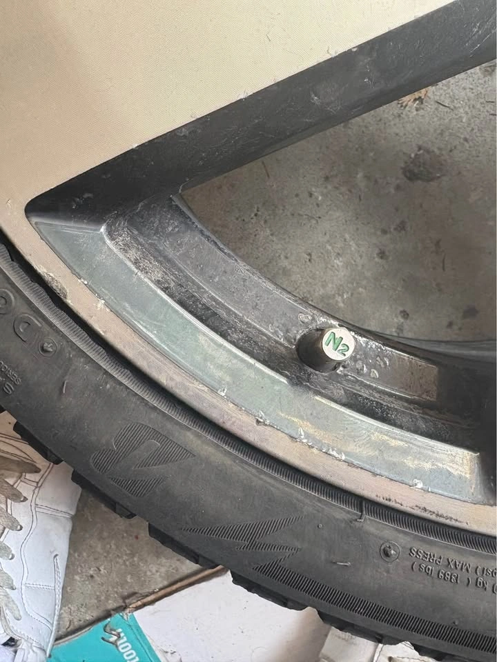 18” OEM Dallas VW wheels on winter tires - photo 2