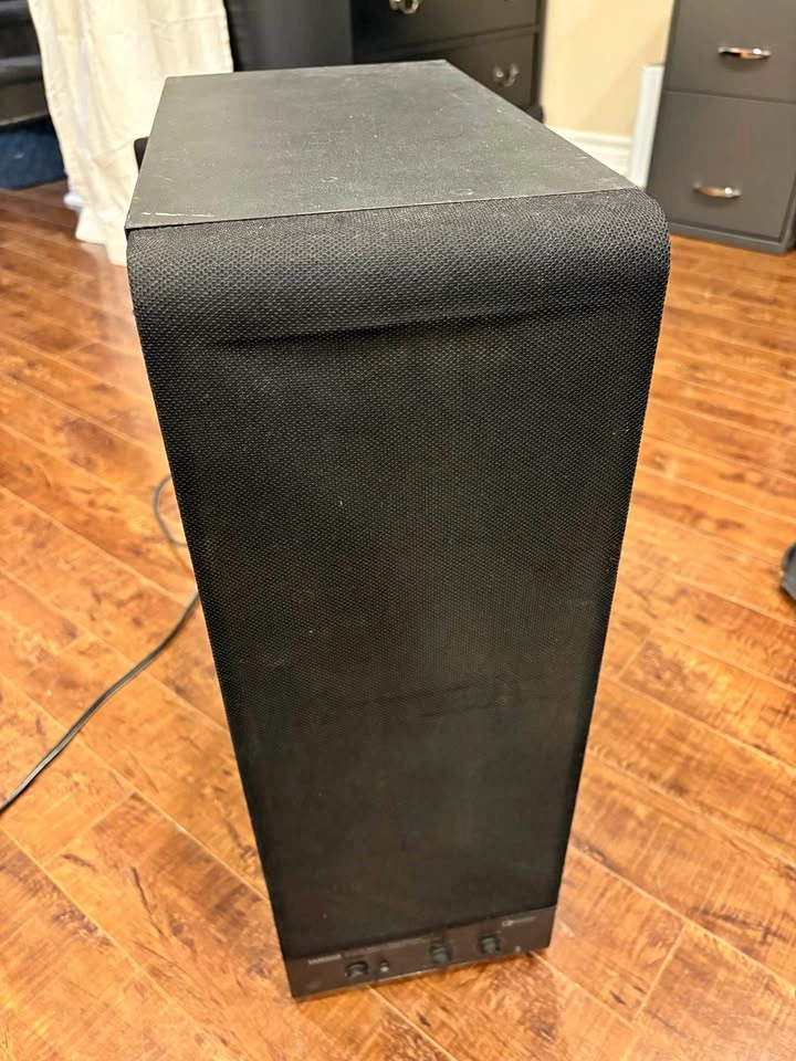 Yahama YST-SW100 powered subwoofer