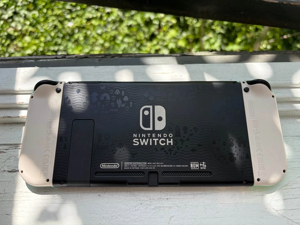 Animal Crossing Nintendo Switch Bundle - photo 4
