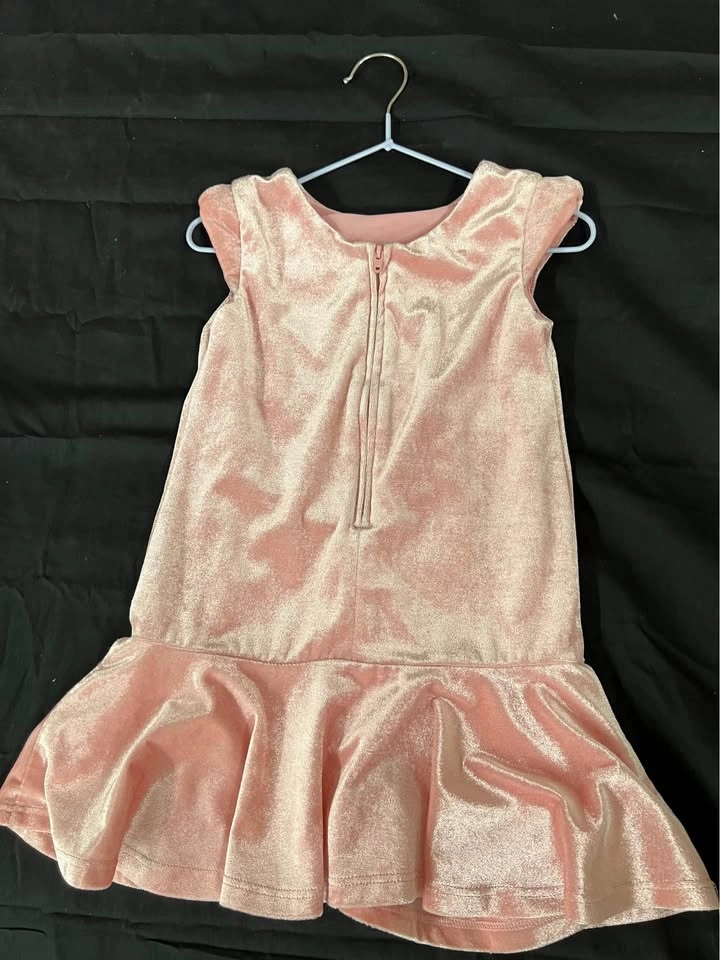 ⚽ Pink Velvet dress- Size 2 toddler - photo 2