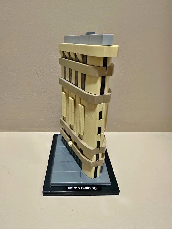 LEGO Architecture Flatiron Building 21023