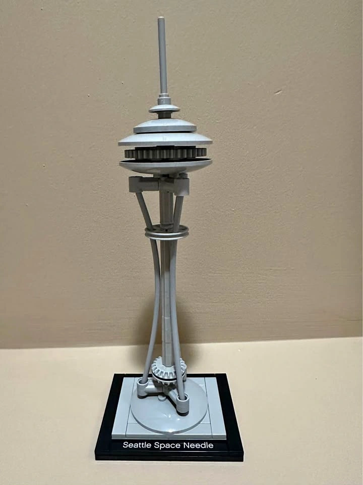 LEGO Architecture Seattle Space Needle 21003 (2014)