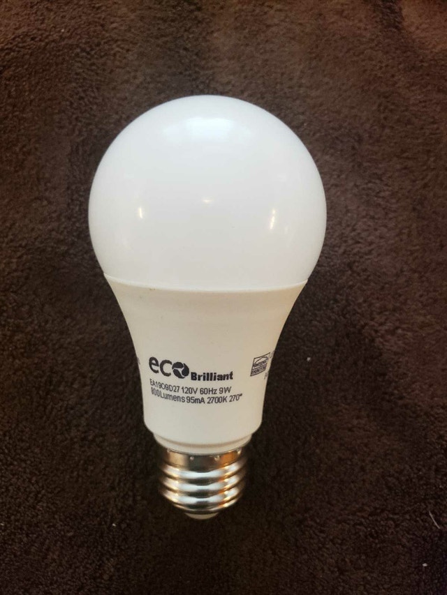 ecobrilliant 9 watt LED bulbs 10 count