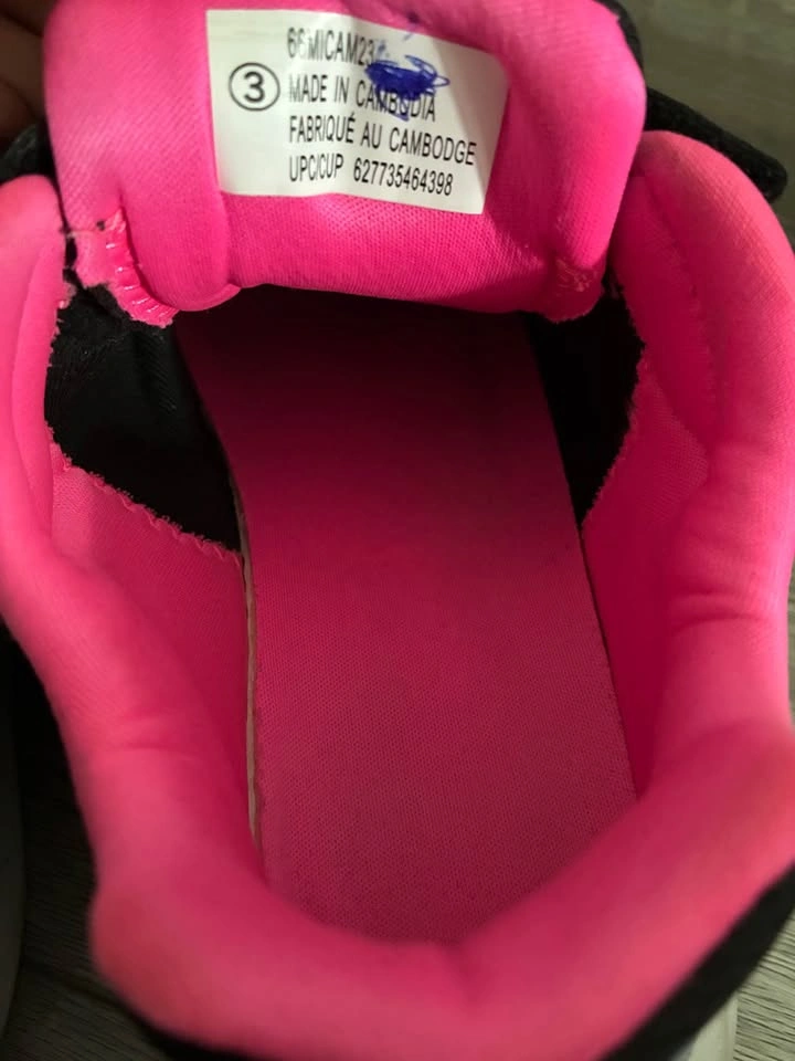 Nike Kids Black and Pink Sneakers Size 3 - photo 2