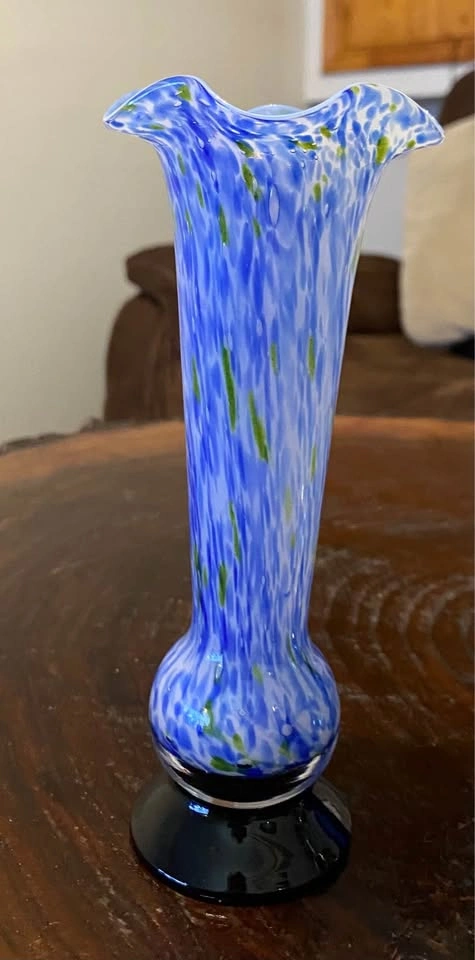 Hand-Blown Blue and Green Spatter Glass Ruffled Vase - photo 4
