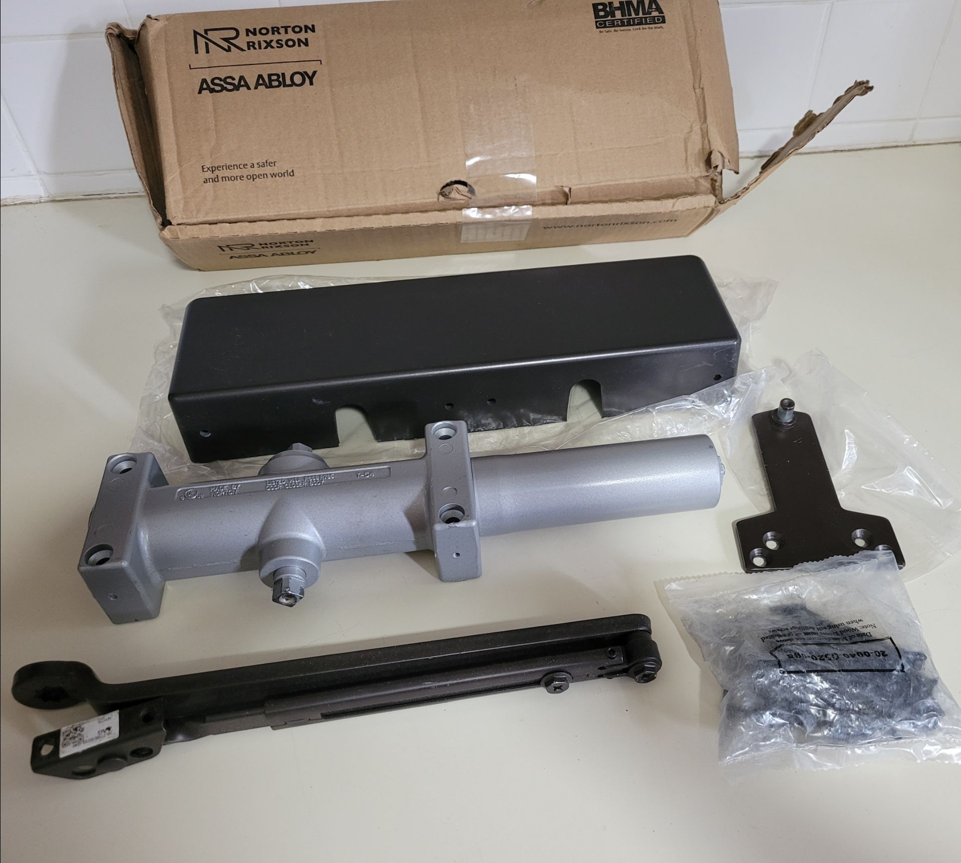 Norton Rixson ASSA ABLOY Heavy Duty Door Closer Bronze 7500 690
