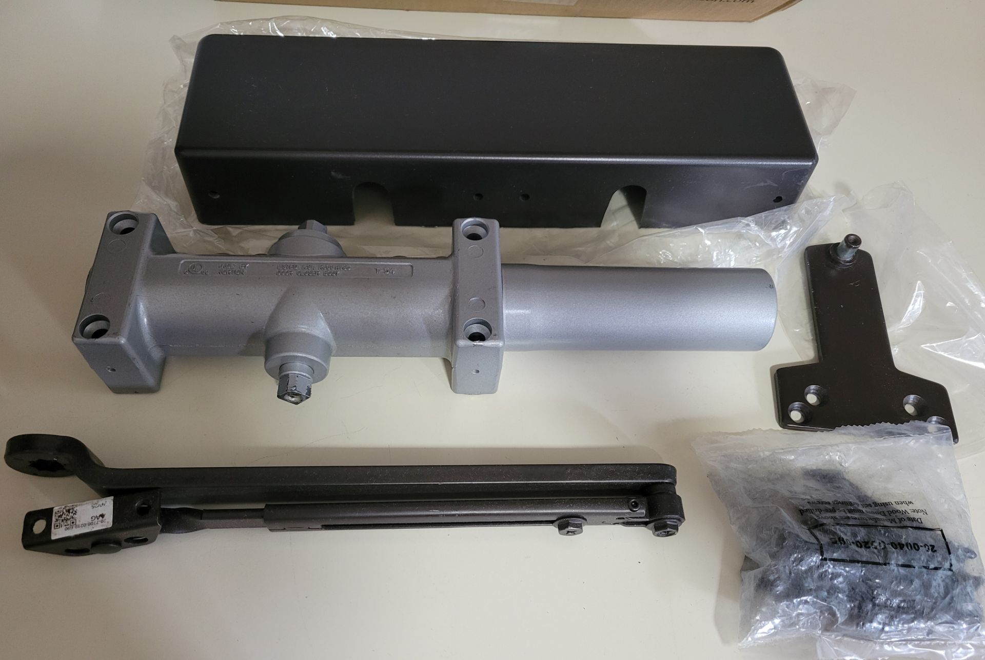 Norton Rixson ASSA ABLOY Heavy Duty Door Closer Bronze 7500 690 - photo 2
