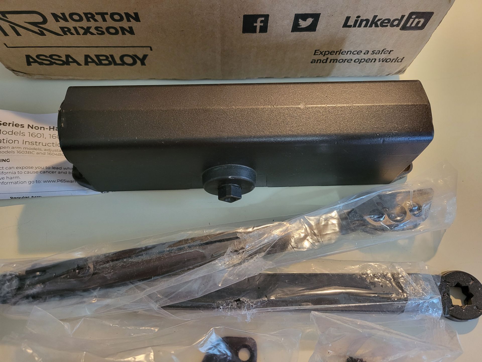 Norton Rixson ASSA ABLOY Door Closer Bronze 1604BC 690 / NEW - photo 3