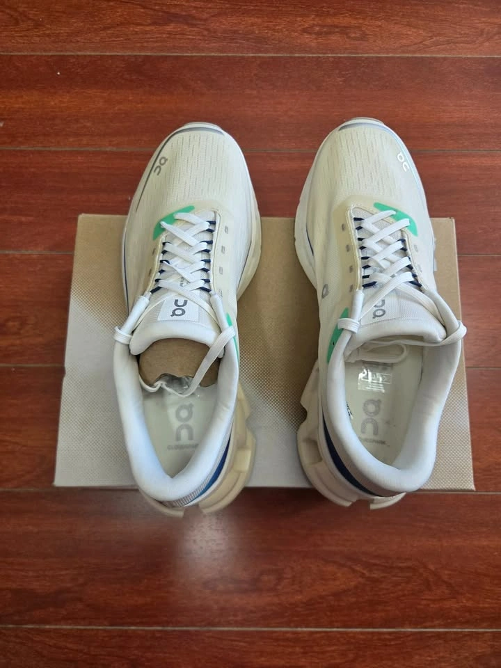 On Women's Running Cloudspark - Cream Honeydew - photo 4