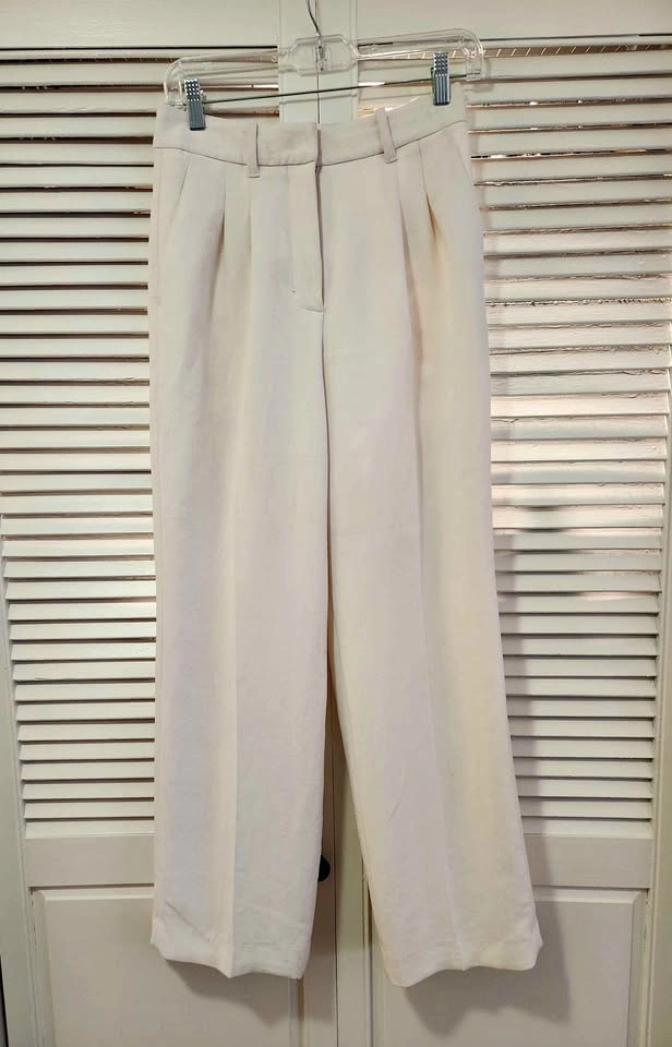 ARITZIA Effortless Pant – Women’s Size 2