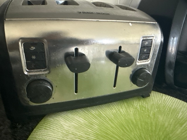 Black and Decker Toaster - photo 2