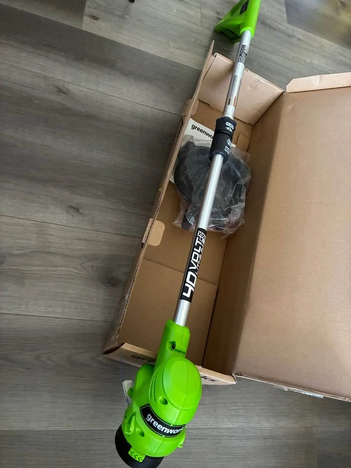 Greenworks 12" 40V String Trimmer - photo 3