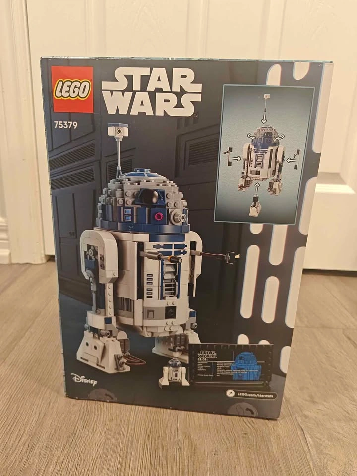 BNIB LEGO Star Wars 75379 R2-D2 - photo 2