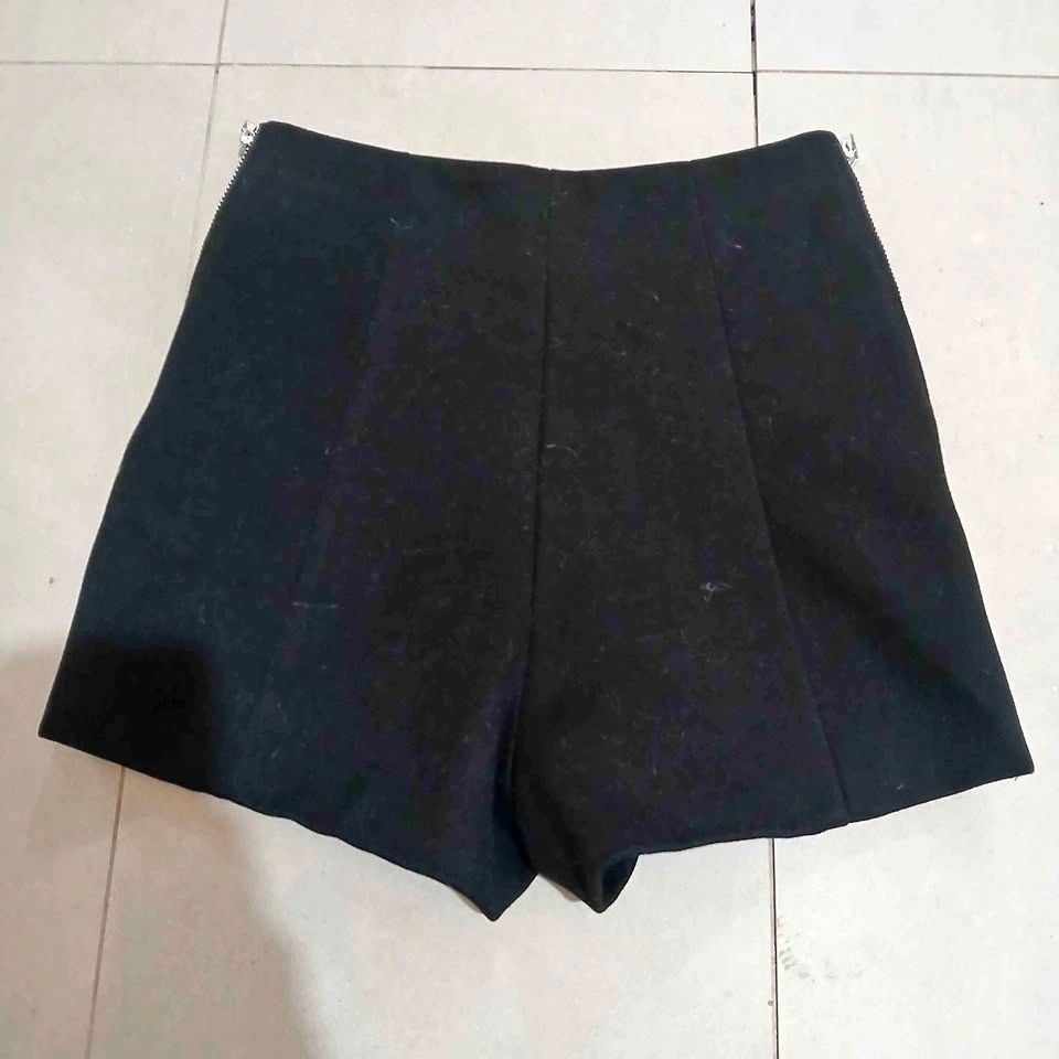 ⚽ Black Shorts with Double Zippers