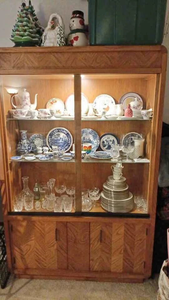 China Cabinet, lighted