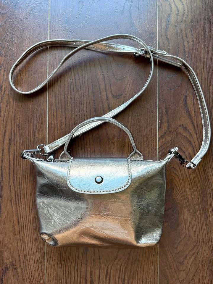 Small crossbody bag