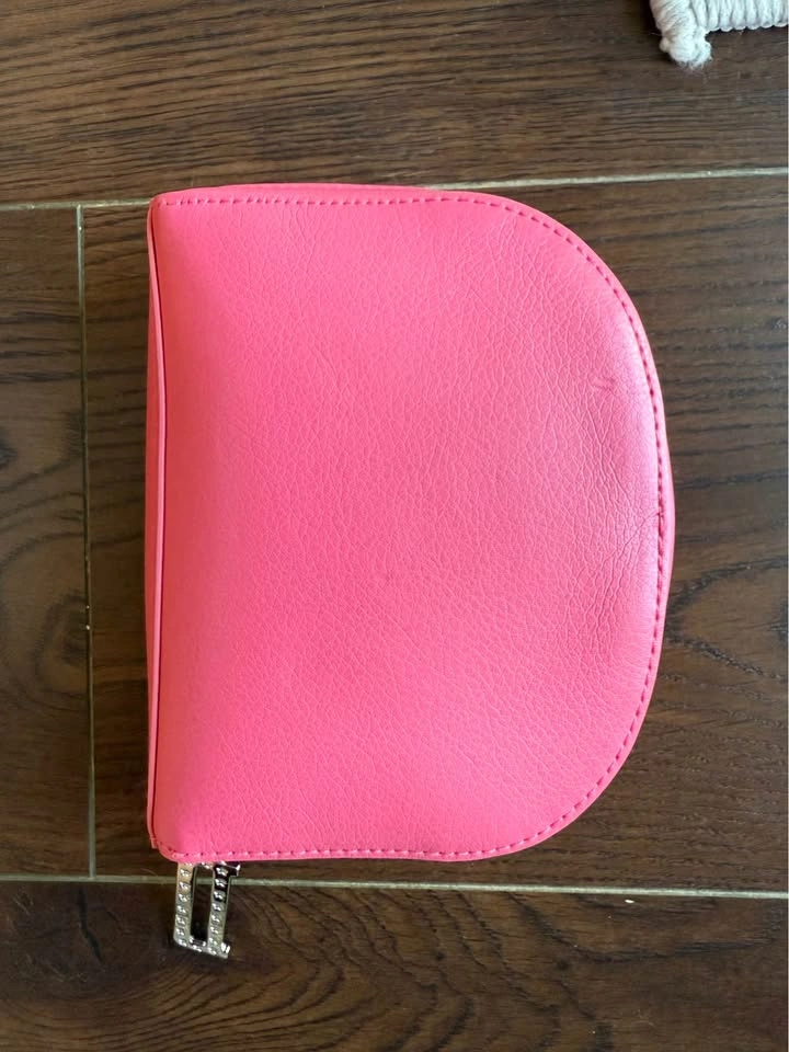 Makeup pouch - photo 2