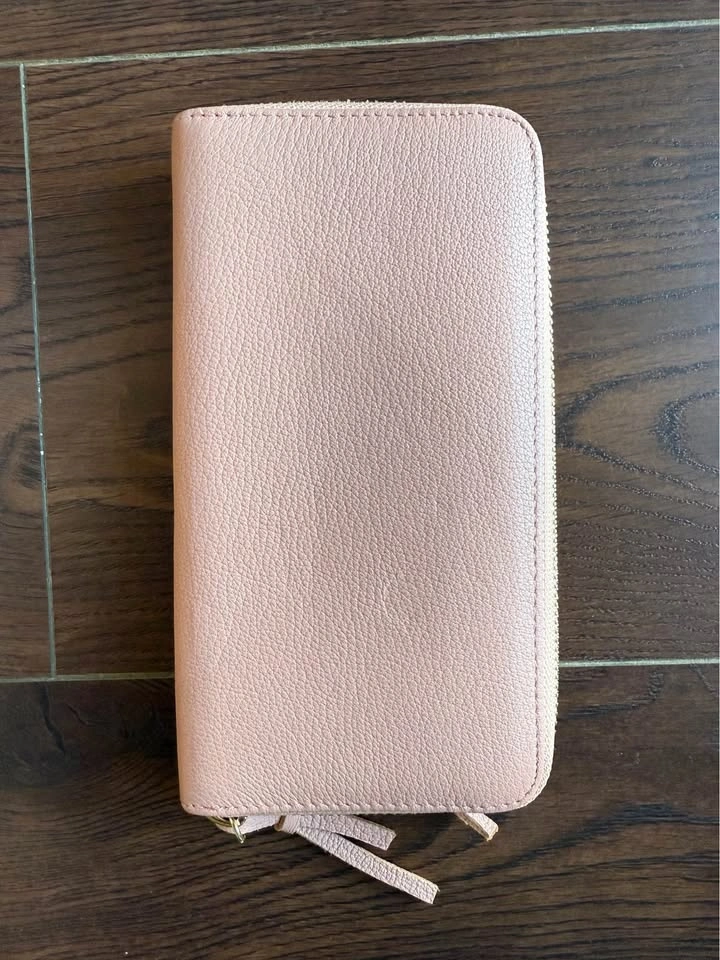 Clutch - photo 2