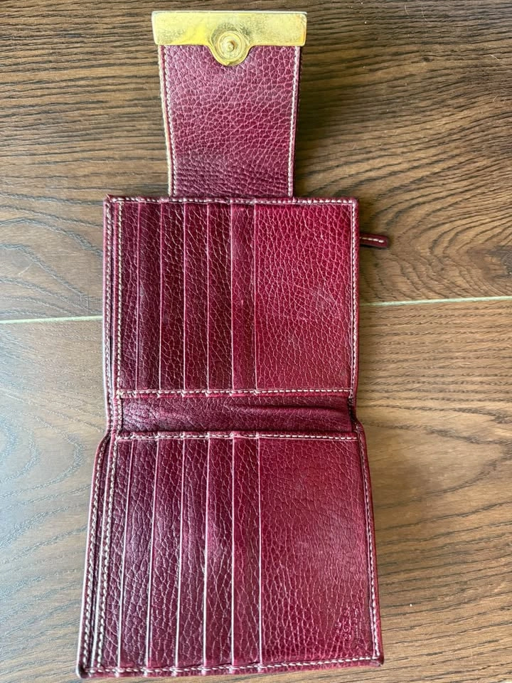 Gucci GG Monogram Wallet – Burgundy Leather & Canvas - photo 3