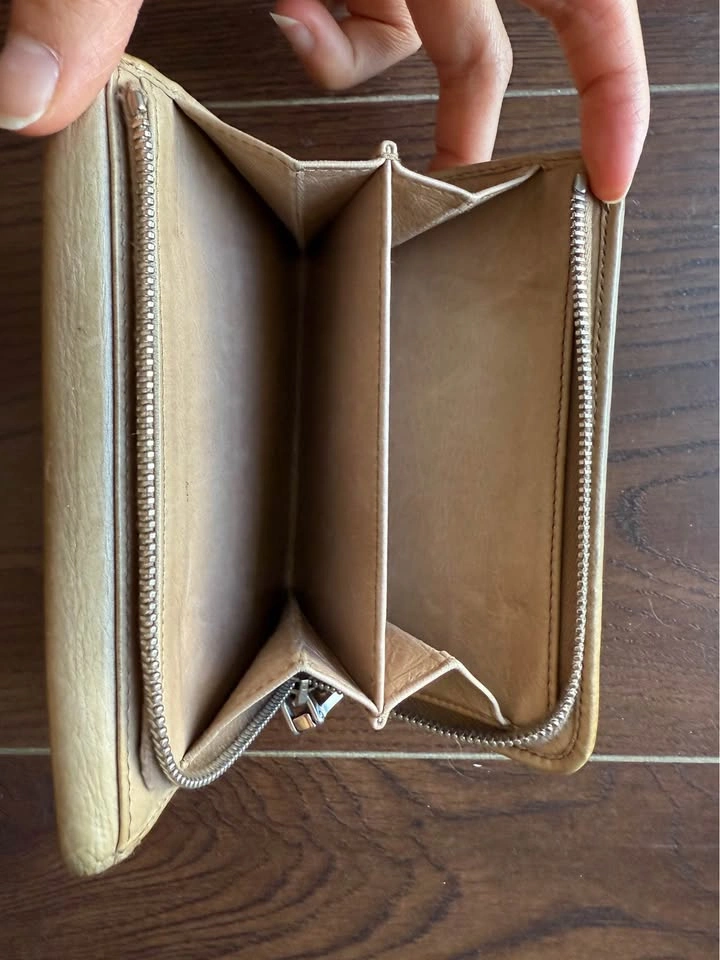 Authentic Miu Miu Leather Wallet – Beige/Taupe - photo 3
