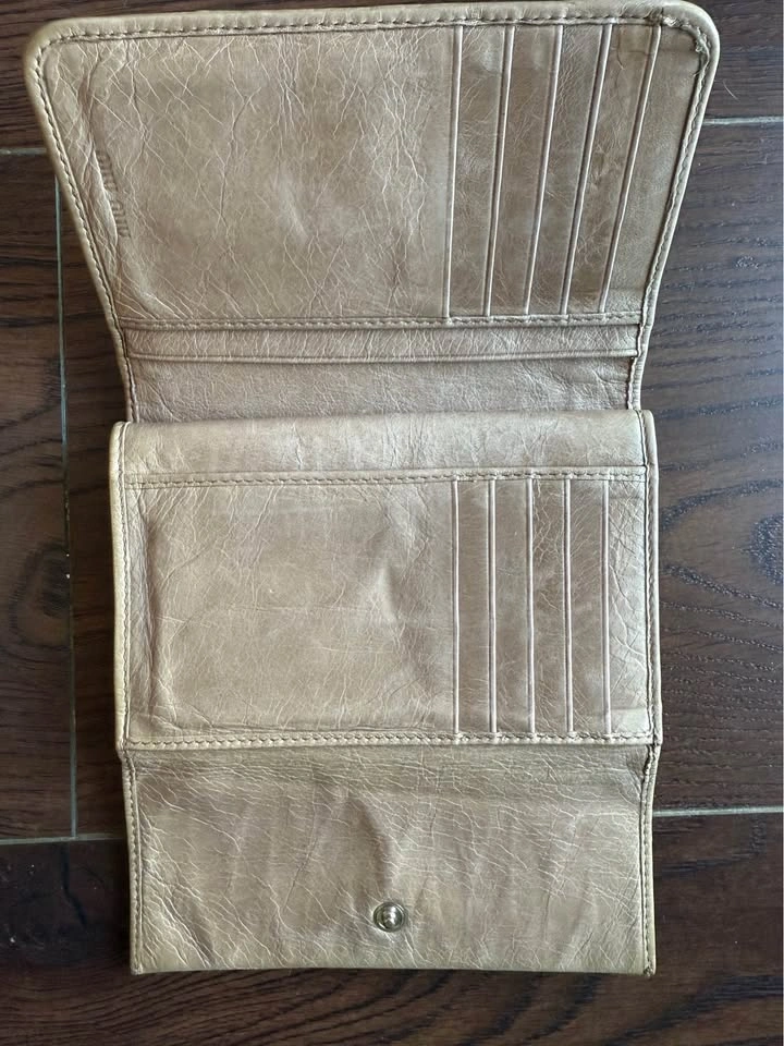 Authentic Miu Miu Leather Wallet – Beige/Taupe - photo 4
