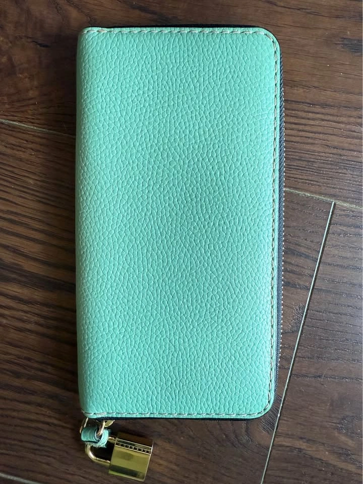 Marc Jacobs Teal Leather Wallet with Gold Accents - photo 2