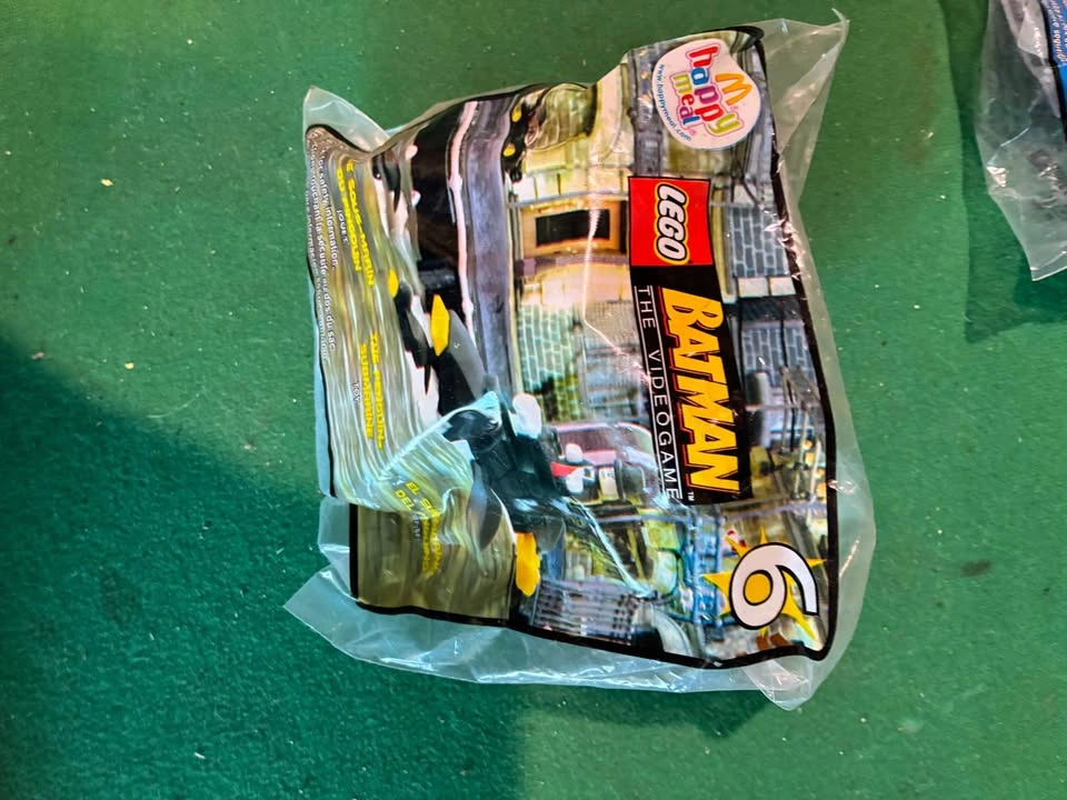 2006 McDonalds happy meal Batman toys unopen - photo 5