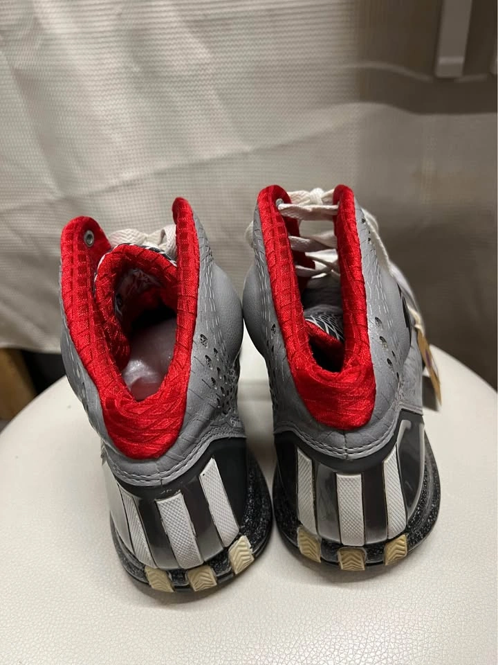 ⚽ Basketball shoes- Size 11.5 - photo 3