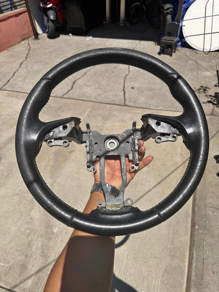 Hyundai Genesis Coupe Steering Wheel 2010-2012