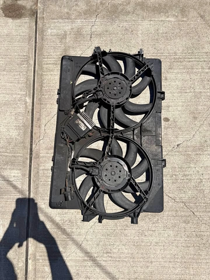 2011 Audi Radiator Cooling Fan Assembly