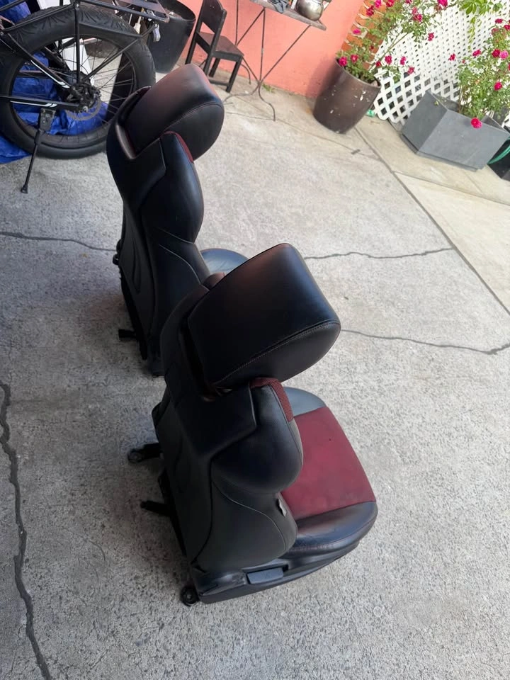 Genesis Coupe Black leather & Red Electric Car Seats - photo 3