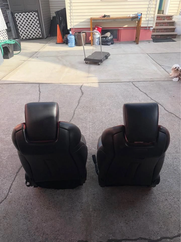 Genesis Coupe Black leather & Red Electric Car Seats - photo 4