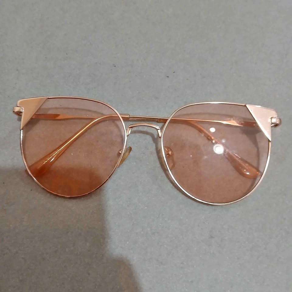 ⚽ Rose Gold Cat Eye Sunglasses