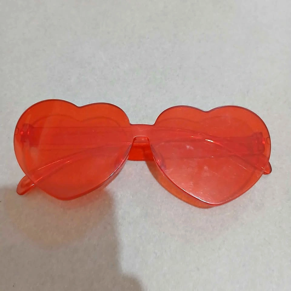 ⚽ Red Heart Shaped Sunglasses