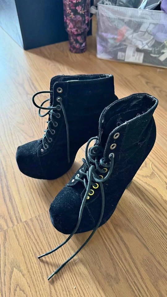 Delicacy Black Suede Platform Lace-Up Chunky Heel Boots - Size 7