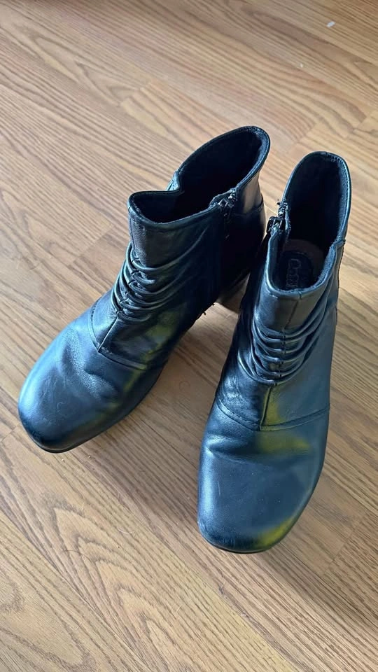 SoftMoc Women's Black Leather Ankle Boots Size 7