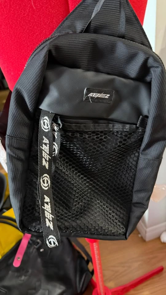 ATEEZ Lightiny sling bag from The Fellowship: Break The Wall - photo 2