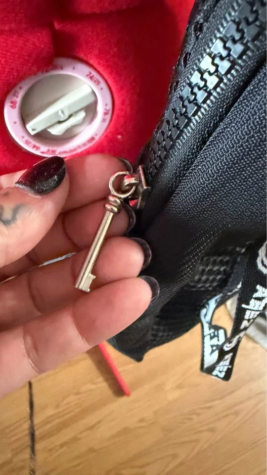 ATEEZ Lightiny sling bag from The Fellowship: Break The Wall - photo 4