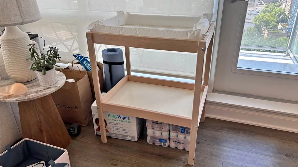 Baby Changing Table + Changing Mat – Excellent Condition