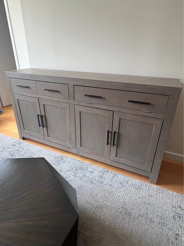 Sideboard / credenza