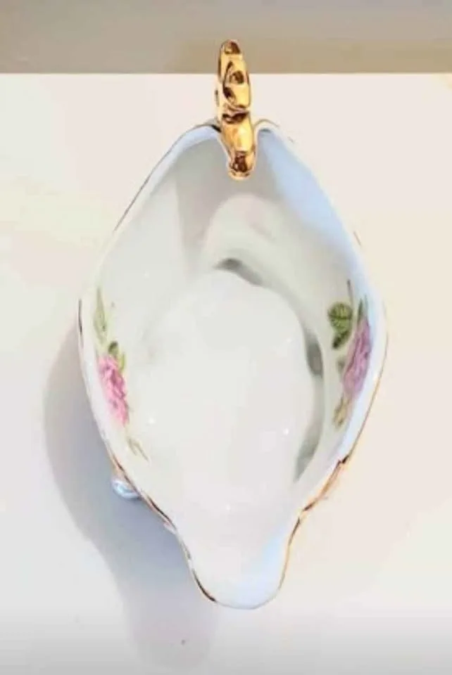 Hand Painted Limoges Royal Porcelain Bonboniere image indicator(5)