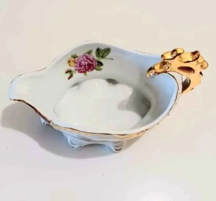 Hand Painted Limoges Royal Porcelain Bonboniere image indicator(6)