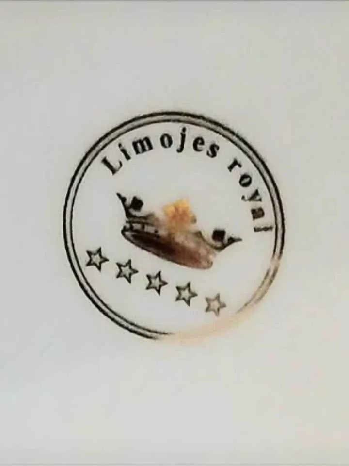 Hand Painted Limoges Royal Porcelain Bonboniere image indicator(10)