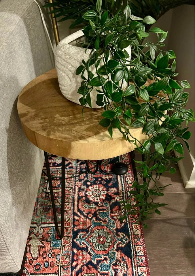 Rustic solid wood side table with black metal hairpin legs - photo 2
