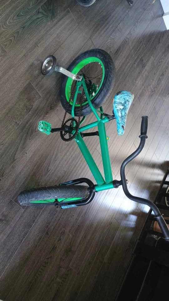 16-inch boy's bicycle - photo 2