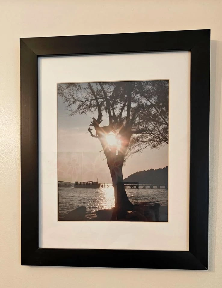 Black wide frame 41cmX33cm (16.1 in X 13 in)