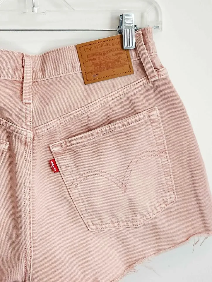 NWOT Levis 501 Original Pink Shorts – Size 26 Women's