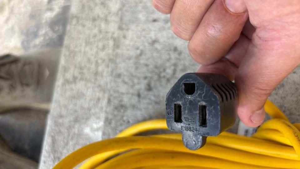 50 ft 16/3 outdoor extension cord - photo 3