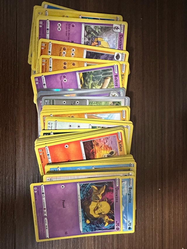 100 Brand new authentic Pokémon cards! - photo 2
