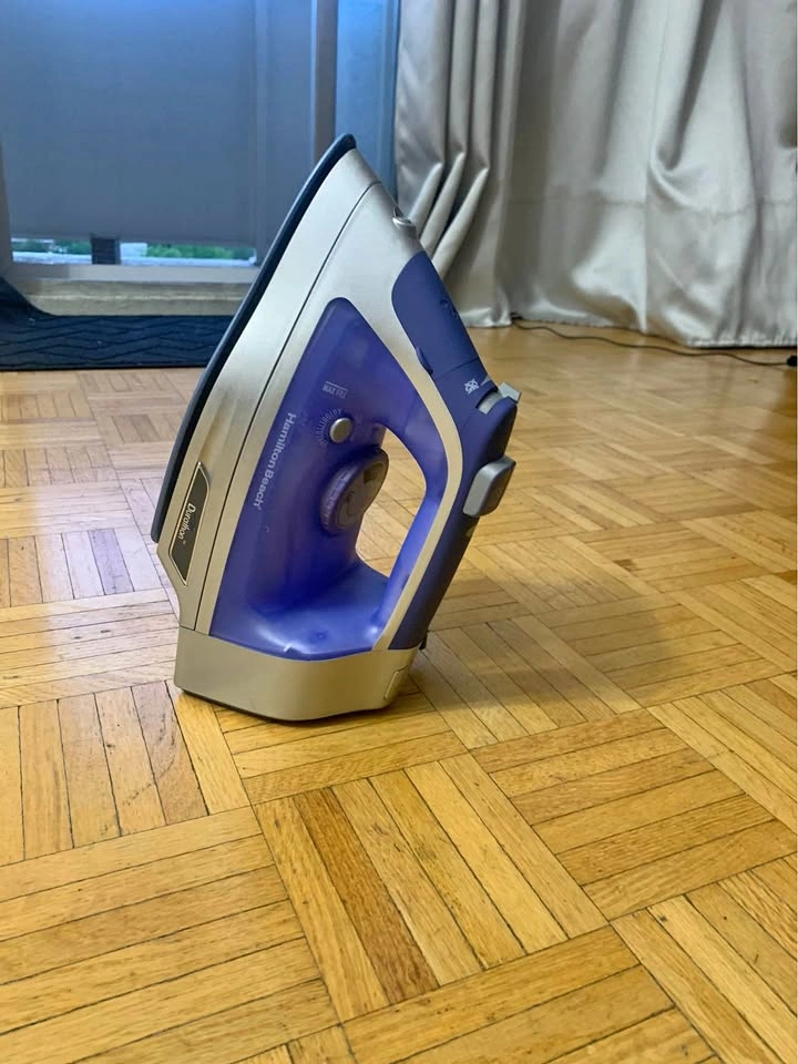 Hamilton beach durathon iron box